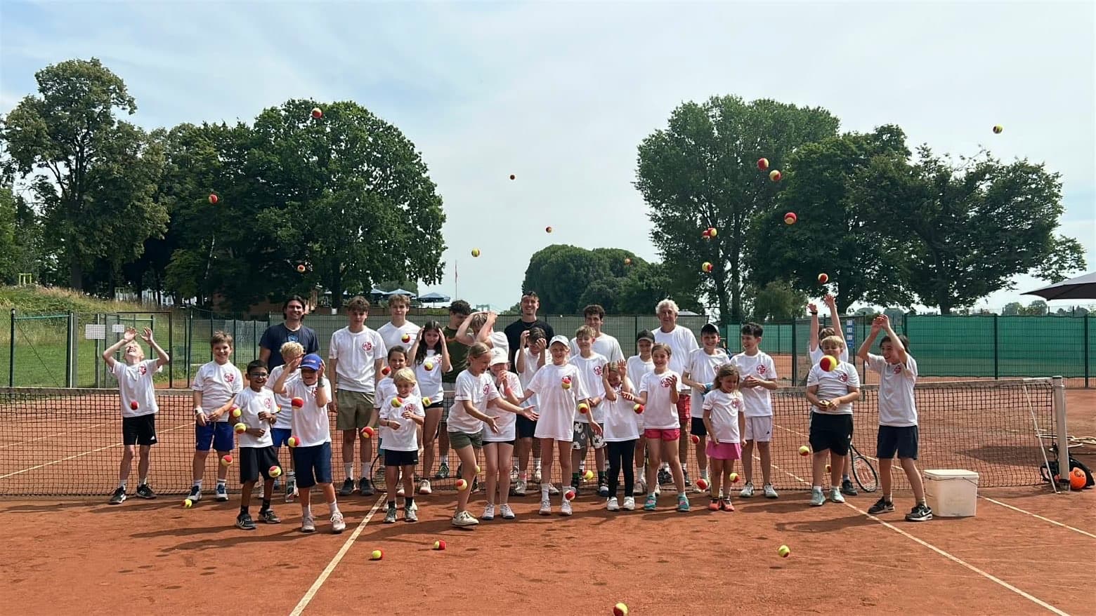 Tenniscamp mit Kindern und Jugendlichen